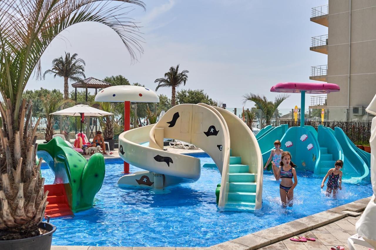 Coral Aparthotel Pool & Spa Mamaia Nord Нэводари Экстерьер фото